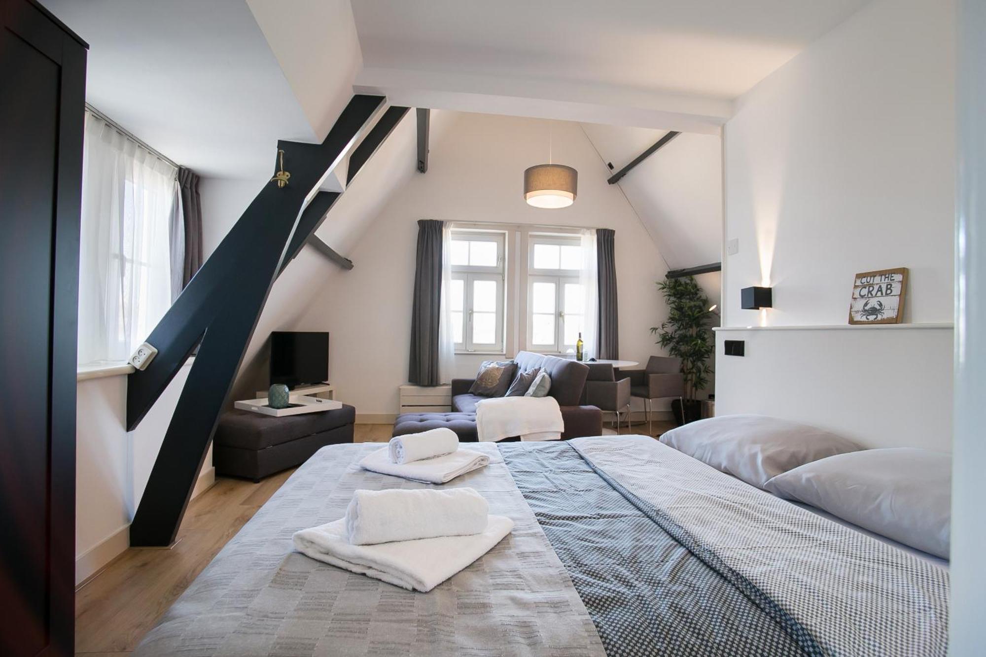 Four Star Apartments - Berkenbosch Blokstraat Гаага Номер фото